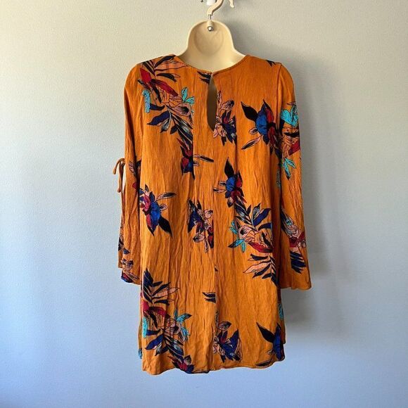 Umgee Gold Floral Bell Sleeve Dress Size S - Picture 4 of 9
